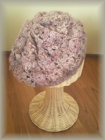 ◆桜色の段染め毛糸のフワフワ帽子◆
