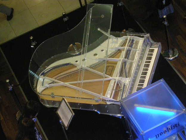 200909_YOSHIKI CRYSTAL PIANO（５）