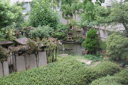 ウェスティン都ホテル京都　中庭（哲学の庭）