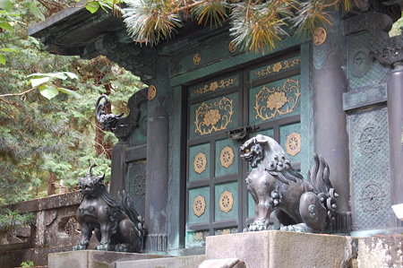 日光東照宮　重要文化財　鋳抜門