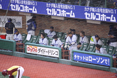 横浜ベンチ
