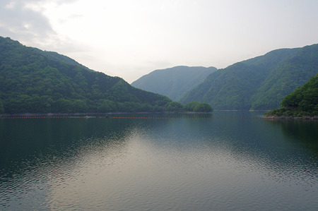 穏やかな湖面