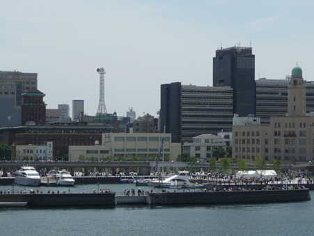 090602-大桟橋から横浜三塔