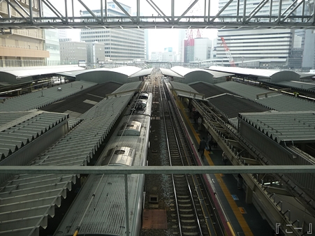 110416-17 大阪駅 (30)