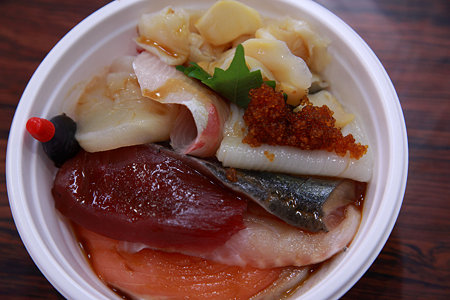 釧路和商市場　勝手丼