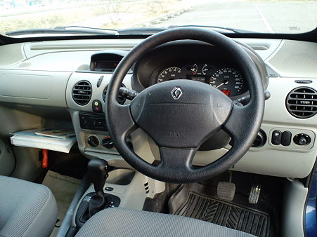 運転席周り