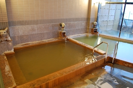 湯の色が違う