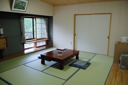 広々