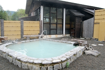 外の空気がひんやりしているため、火照った身体を冷ますのにちょうど良い