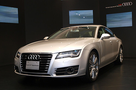 アウディ　Ａ７　１